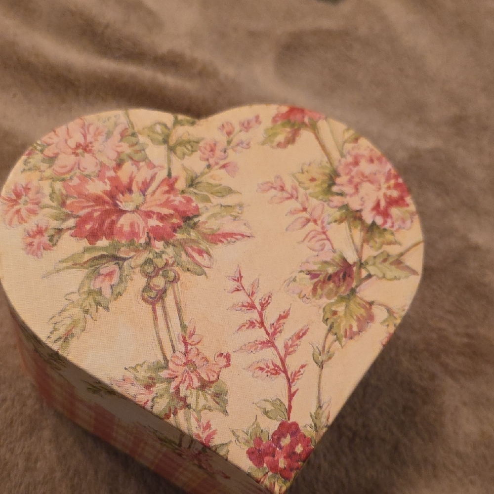 Heart-Shaped Floral Box